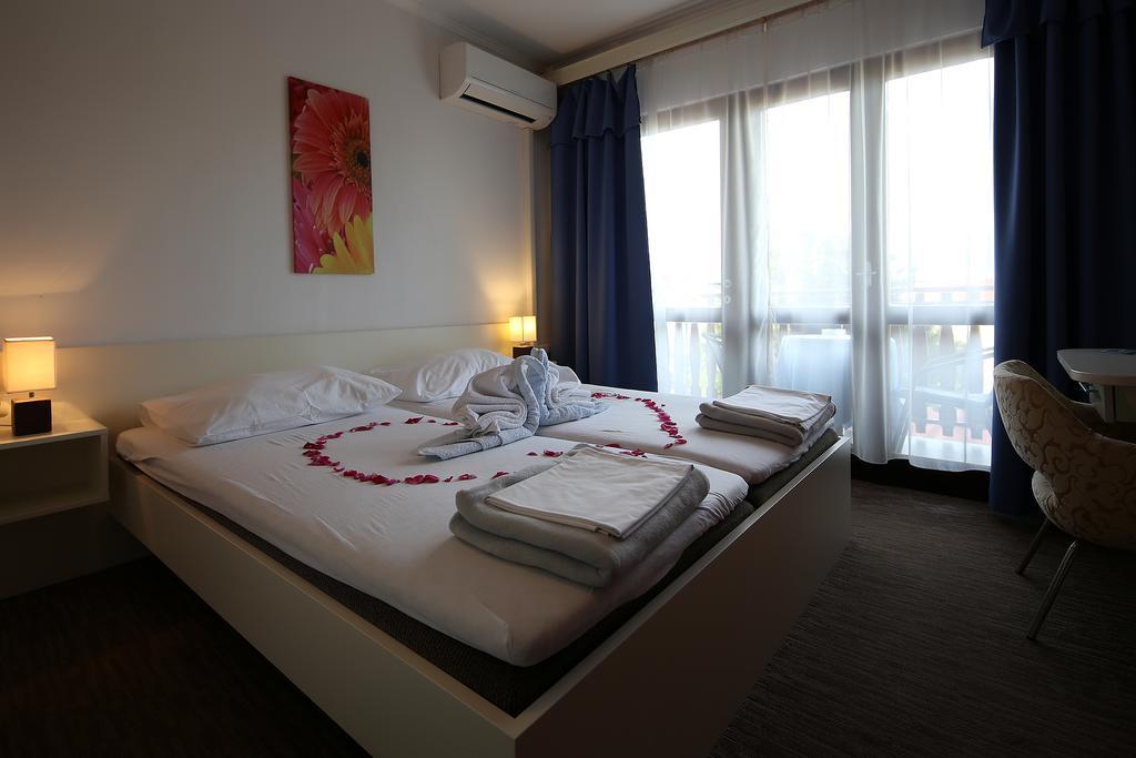 Guest House Zeba & Riviera Шіло Екстер'єр фото
