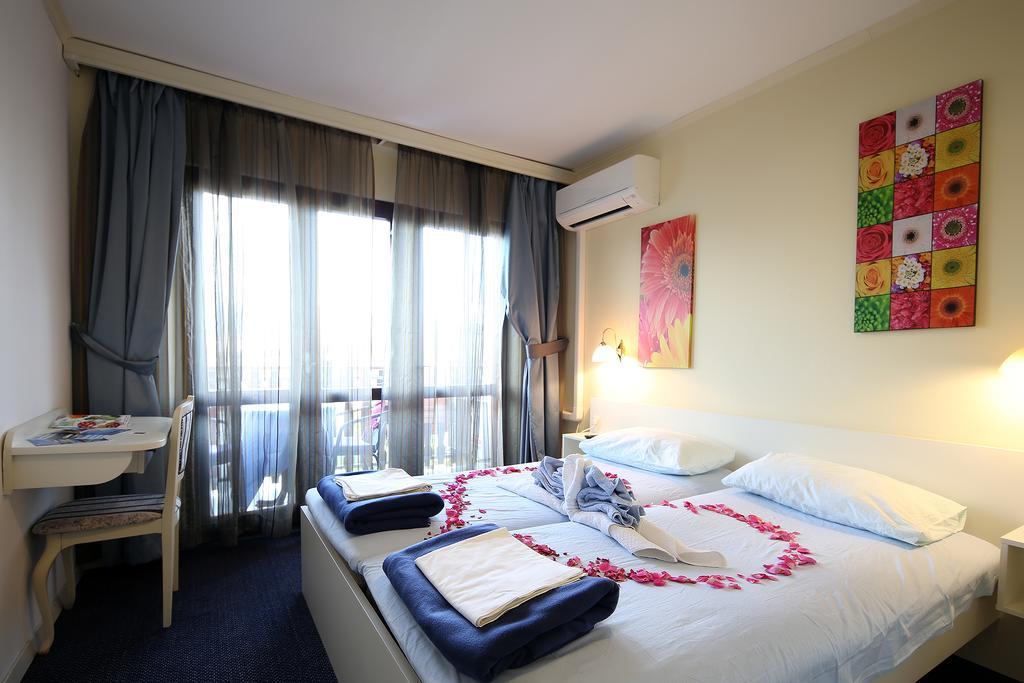 Guest House Zeba & Riviera Шіло Екстер'єр фото