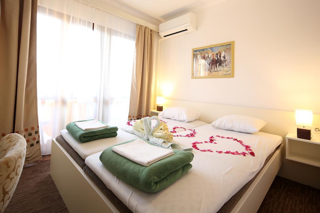 Guest House Zeba & Riviera Шіло Екстер'єр фото