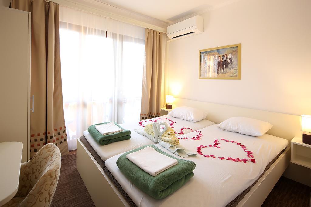 Guest House Zeba & Riviera Шіло Екстер'єр фото