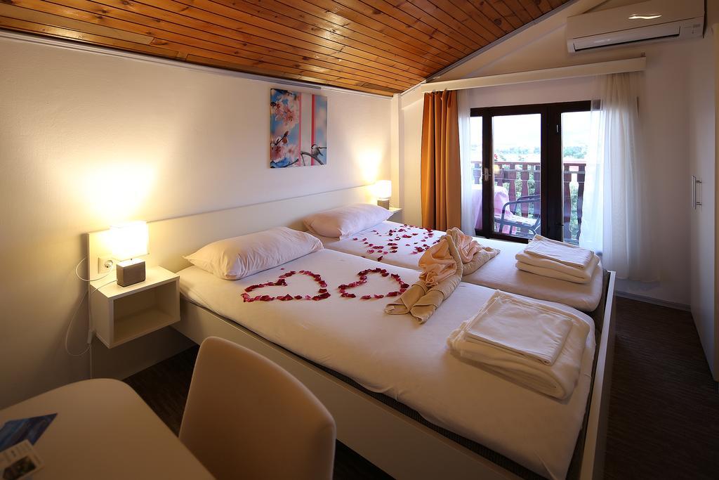 Guest House Zeba & Riviera Шіло Екстер'єр фото